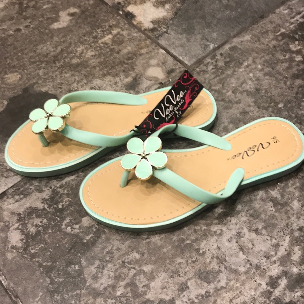 Light green sandals size 5/6 - Picture 2 of 3